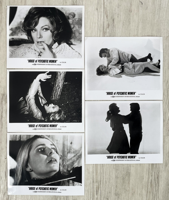 Blue Eyes of a Broken Doll / Los ojos azules de la muñeca rota - 5 US-Stills/Aushangfotos